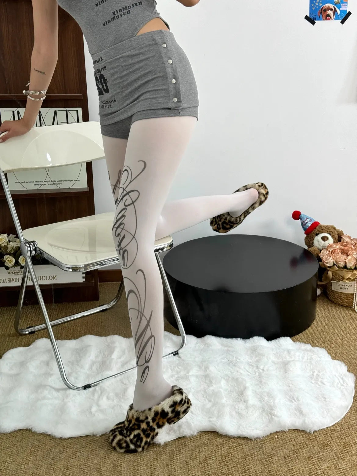 Retro White English Print Tights