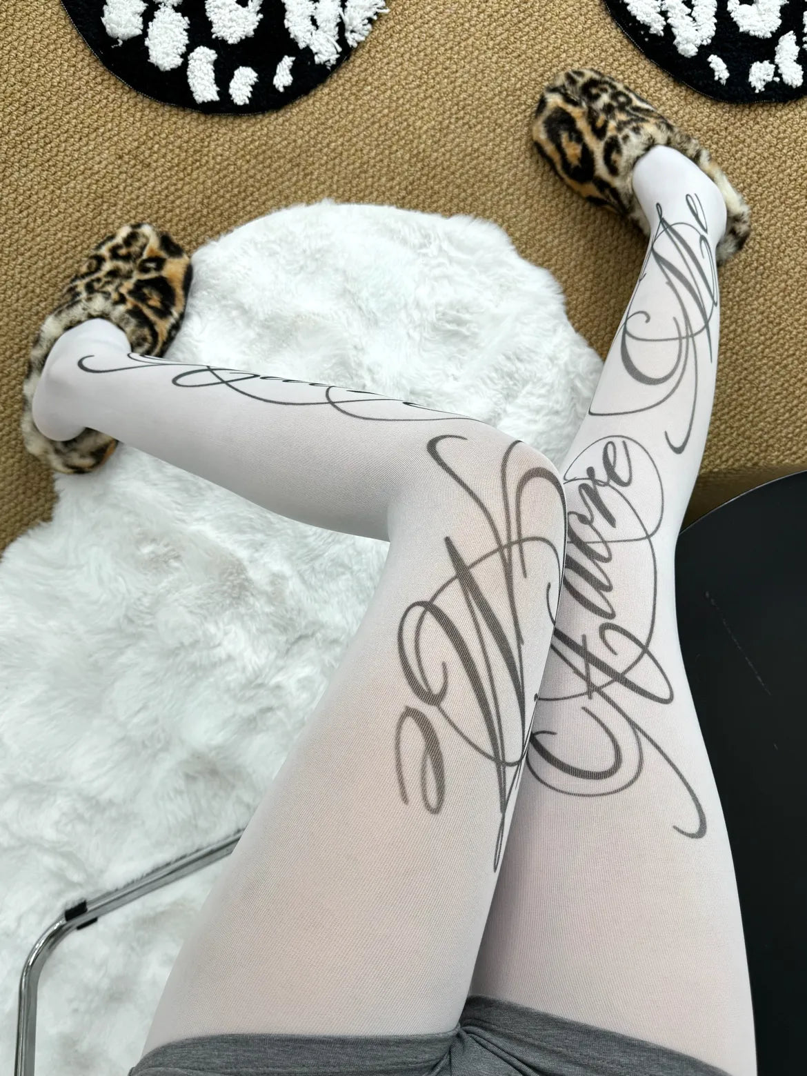 Retro White English Print Tights