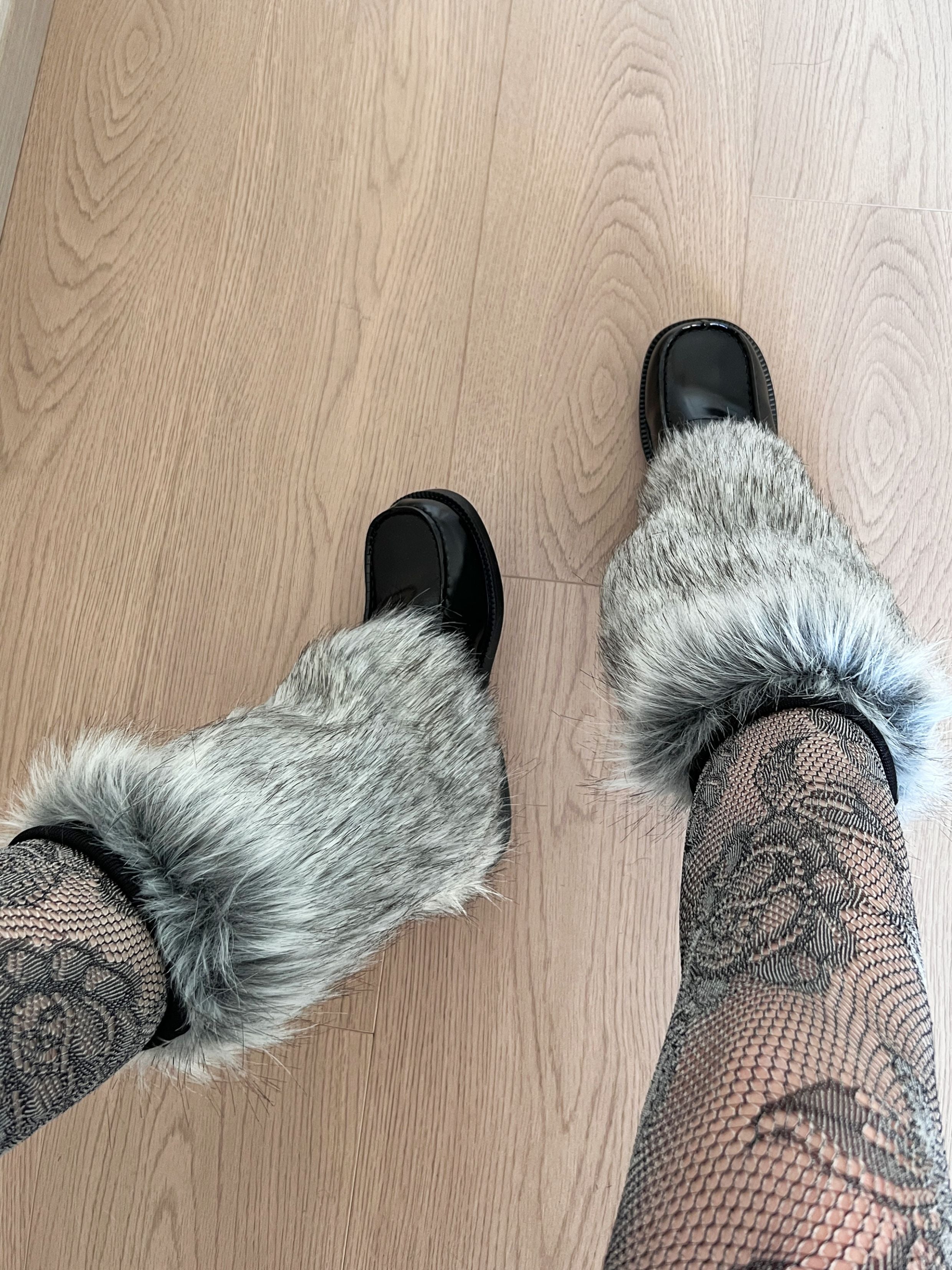 Gray Gradient Faux Fur Y2K Leg Warmers